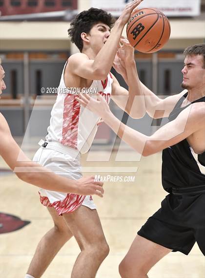 Thumbnail 3 in Mount Si vs. Catalina Foothills (Rancho Mirage Holiday Invitational) photogallery.