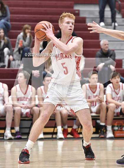 Thumbnail 2 in Mount Si vs. Catalina Foothills (Rancho Mirage Holiday Invitational) photogallery.