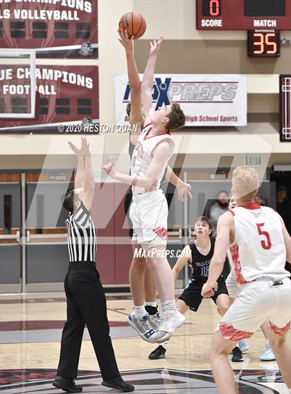 Thumbnail 2 in Mount Si vs. Catalina Foothills (Rancho Mirage Holiday Invitational) photogallery.