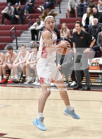 Thumbnail 2 in Mount Si vs. Catalina Foothills (Rancho Mirage Holiday Invitational) photogallery.