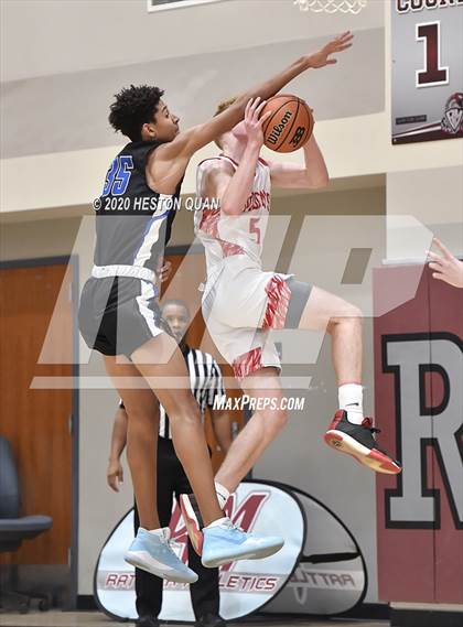 Thumbnail 3 in Mount Si vs. Catalina Foothills (Rancho Mirage Holiday Invitational) photogallery.
