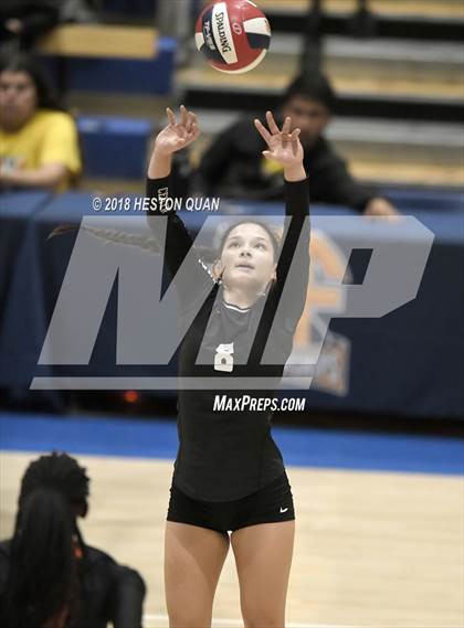 Thumbnail 3 in Central vs Mater Dei (CIF State Open Division Final) photogallery.