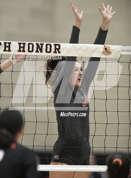 Thumbnail 3 in Central vs Mater Dei (CIF State Open Division Final) photogallery.