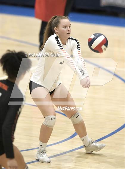 Thumbnail 3 in Central vs Mater Dei (CIF State Open Division Final) photogallery.
