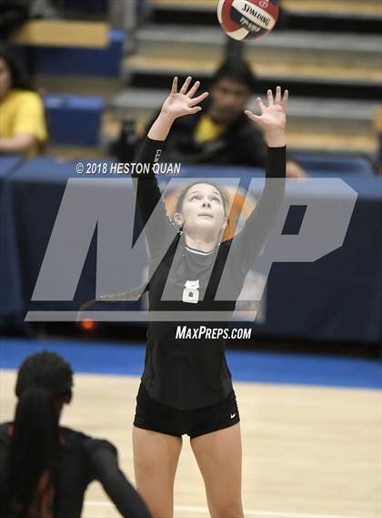 Thumbnail 2 in Central vs Mater Dei (CIF State Open Division Final) photogallery.
