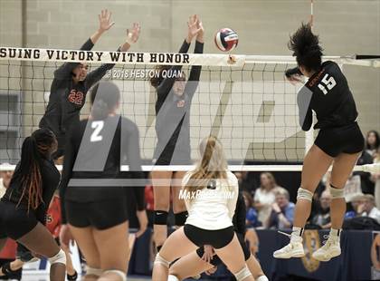 Thumbnail 3 in Central vs Mater Dei (CIF State Open Division Final) photogallery.
