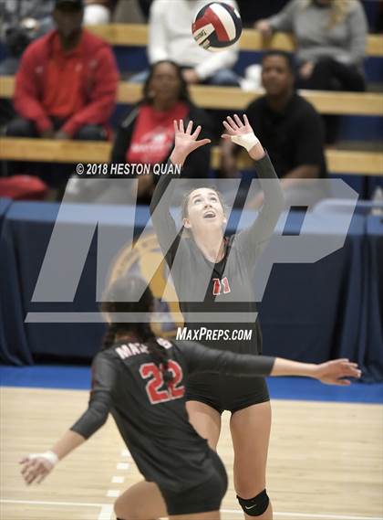 Thumbnail 2 in Central vs Mater Dei (CIF State Open Division Final) photogallery.