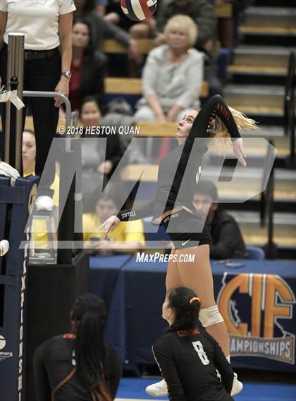 Thumbnail 3 in Central vs Mater Dei (CIF State Open Division Final) photogallery.