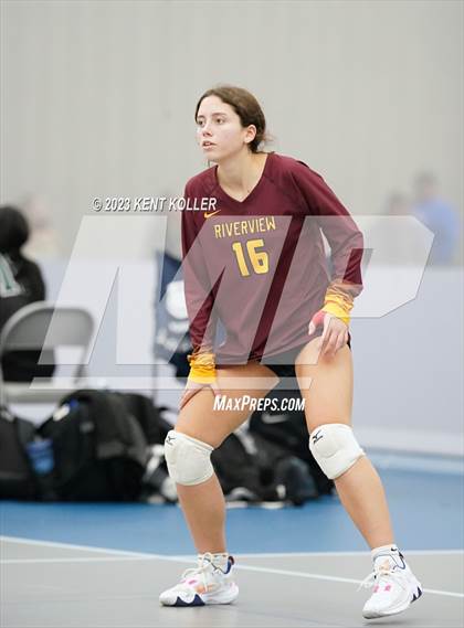 Thumbnail 1 in Lake Fenton vs. Riverview (Beast of the East) photogallery.