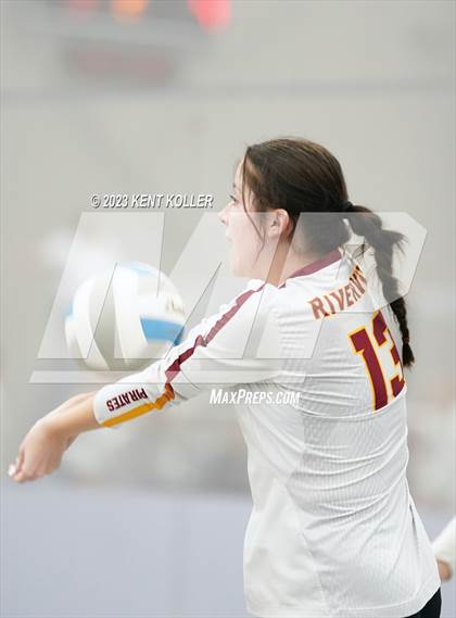Thumbnail 3 in Lake Fenton vs. Riverview (Beast of the East) photogallery.