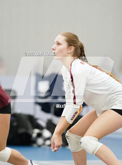 Thumbnail 2 in Lake Fenton vs. Riverview (Beast of the East) photogallery.