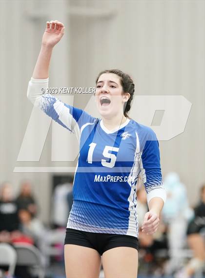 Thumbnail 1 in Lake Fenton vs. Riverview (Beast of the East) photogallery.