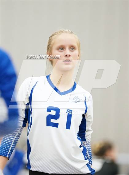 Thumbnail 2 in Lake Fenton vs. Riverview (Beast of the East) photogallery.