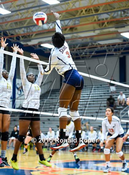 Thumbnail 2 in Sachse vs. Garland photogallery.