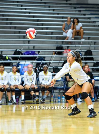 Thumbnail 2 in Sachse vs. Garland photogallery.