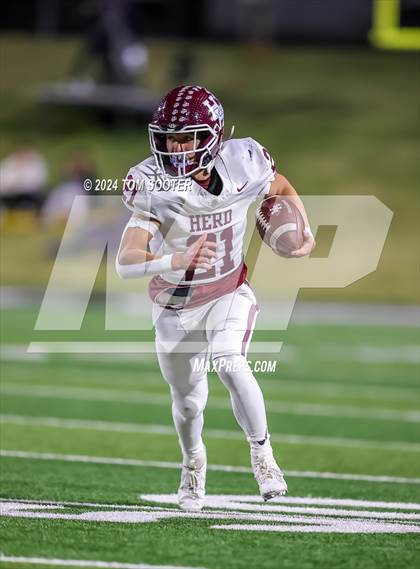 Thumbnail 1 in Hereford vs Stephenville (UIL Football 4A D1 Area) photogallery.
