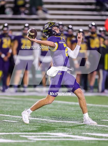 Thumbnail 3 in Hereford vs Stephenville (UIL Football 4A D1 Area) photogallery.