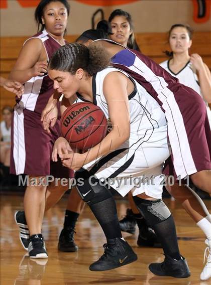 Thumbnail 1 in Encina Prep vs. Lathrop (Cosumnes Oaks Classic) photogallery.