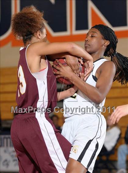 Thumbnail 3 in Encina Prep vs. Lathrop (Cosumnes Oaks Classic) photogallery.