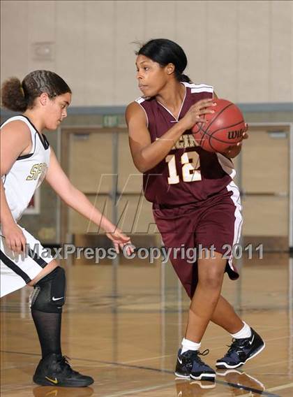 Thumbnail 3 in Encina Prep vs. Lathrop (Cosumnes Oaks Classic) photogallery.