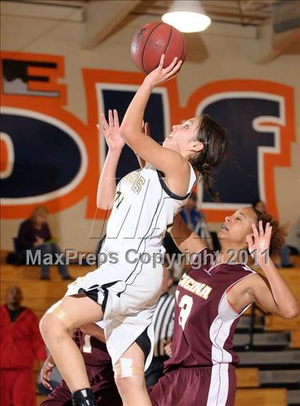 Thumbnail 2 in Encina Prep vs. Lathrop (Cosumnes Oaks Classic) photogallery.