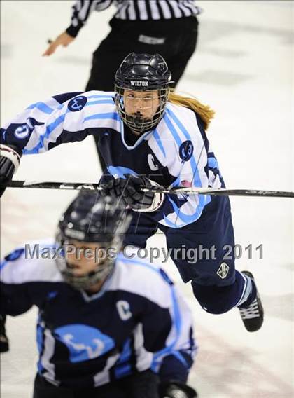 Thumbnail 2 in Wilton @ North Haven (State Quarterfinal) photogallery.