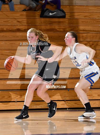 Thumbnail 2 in Whitney vs. Lincoln (Chavez Classic) photogallery.