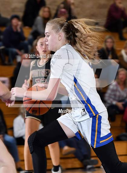 Thumbnail 1 in Whitney vs. Lincoln (Chavez Classic) photogallery.