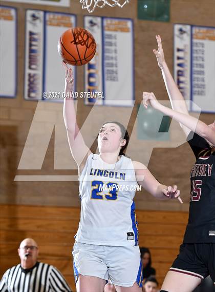 Thumbnail 1 in Whitney vs. Lincoln (Chavez Classic) photogallery.