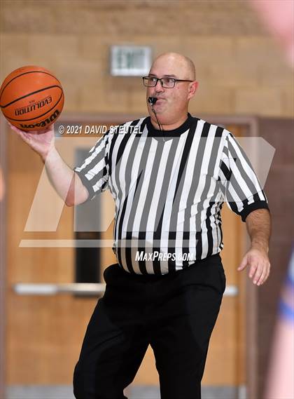 Thumbnail 3 in Whitney vs. Lincoln (Chavez Classic) photogallery.
