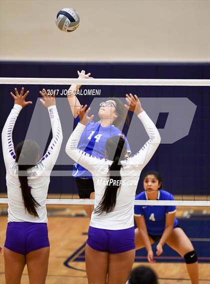 Thumbnail 2 in Brackenridge vs Lanier [Sidney] photogallery.