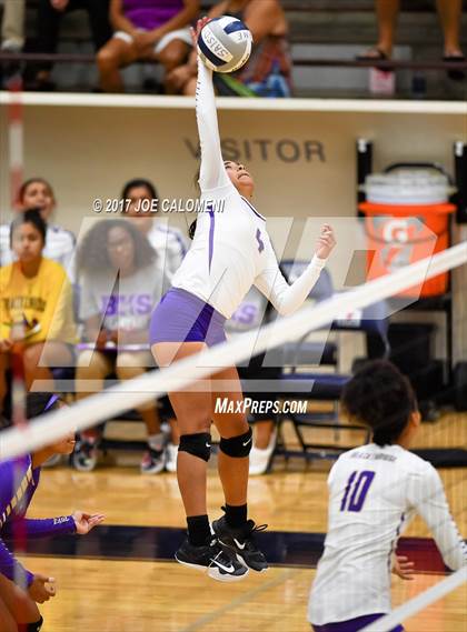 Thumbnail 3 in Brackenridge vs Lanier [Sidney] photogallery.