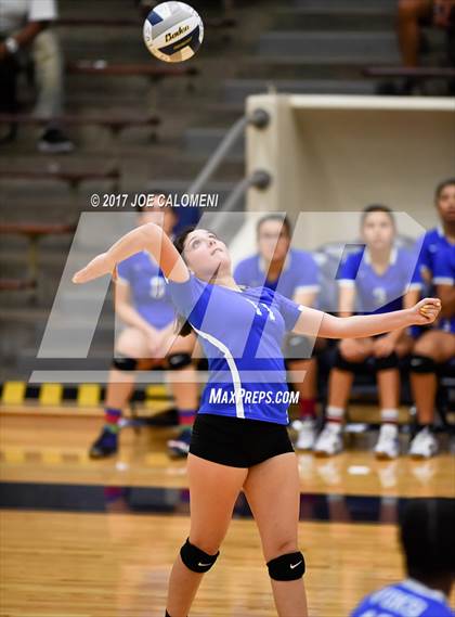 Thumbnail 1 in Brackenridge vs Lanier [Sidney] photogallery.