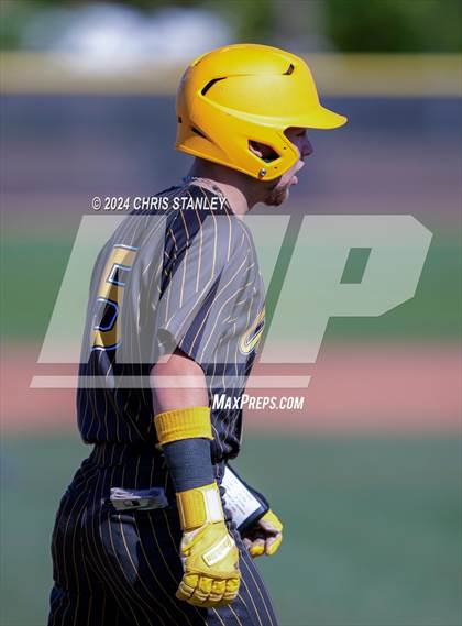Thumbnail 3 in Galena vs South Medford (Coach Bob Invitational) photogallery.