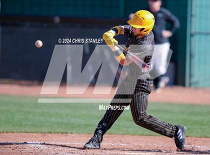 Thumbnail 3 in Galena vs South Medford (Coach Bob Invitational) photogallery.