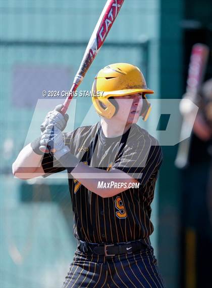 Thumbnail 2 in Galena vs South Medford (Coach Bob Invitational) photogallery.