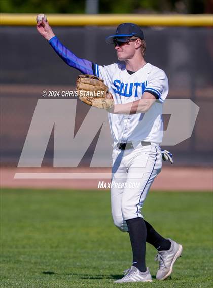 Thumbnail 1 in Galena vs South Medford (Coach Bob Invitational) photogallery.