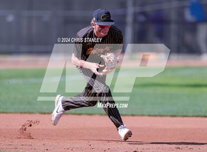 Thumbnail 2 in Galena vs South Medford (Coach Bob Invitational) photogallery.