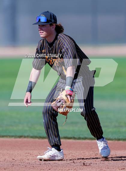 Thumbnail 2 in Galena vs South Medford (Coach Bob Invitational) photogallery.