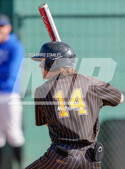 Thumbnail 3 in Galena vs South Medford (Coach Bob Invitational) photogallery.