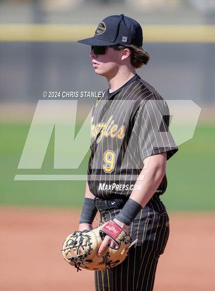 Thumbnail 2 in Galena vs South Medford (Coach Bob Invitational) photogallery.