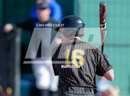 Thumbnail 2 in Galena vs South Medford (Coach Bob Invitational) photogallery.