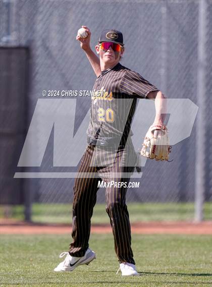 Thumbnail 1 in Galena vs South Medford (Coach Bob Invitational) photogallery.