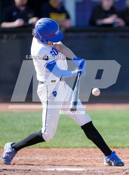 Thumbnail 1 in Galena vs South Medford (Coach Bob Invitational) photogallery.