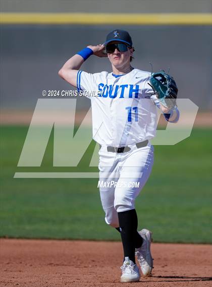 Thumbnail 2 in Galena vs South Medford (Coach Bob Invitational) photogallery.