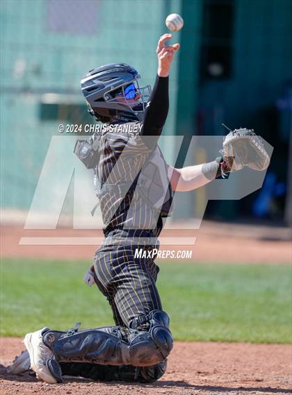 Thumbnail 3 in Galena vs South Medford (Coach Bob Invitational) photogallery.