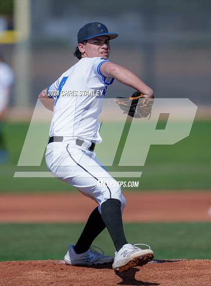Thumbnail 1 in Galena vs South Medford (Coach Bob Invitational) photogallery.