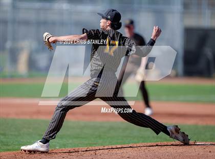 Thumbnail 2 in Galena vs South Medford (Coach Bob Invitational) photogallery.