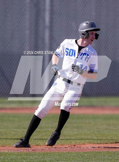 Thumbnail 3 in Galena vs South Medford (Coach Bob Invitational) photogallery.