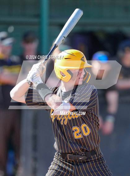 Thumbnail 1 in Galena vs South Medford (Coach Bob Invitational) photogallery.